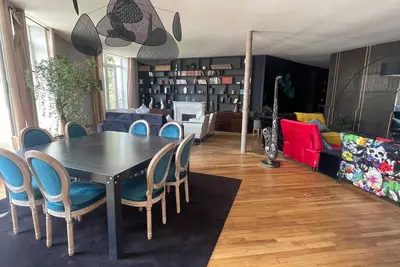 Image de Appartement bourgeois et moderne au cœur d'Épinal, idéal pour découvrir la ville