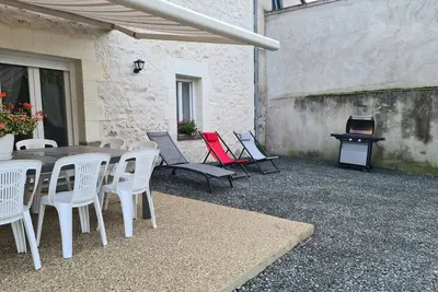 Image de Gîte familial proche du zoo de Beauval avec cour privative