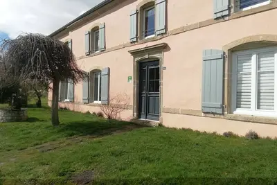 Gîte familial 6 pers, vallée Vosges, proche Vittel, parking, jardin