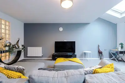 Image de Comfy, Spacious, and Deluxe Kempster Garden House.