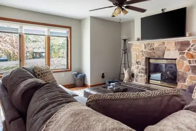 Image de Spacious 3br Home with Bbq in Gated Penn Estates
