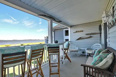 Image de Bay Front 2 Bd Condo with Amazing Views! Community Pool, Wifi, Kayaking, and more!