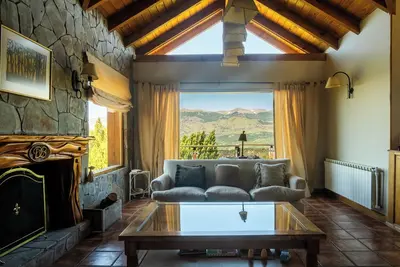 Image de Big House with Mountain Views in San MartĂn de los Andes