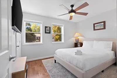 Image de Entire 2-Br Townhome, Mins from Del Ray & Old Town