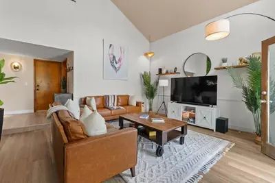 Image de Scottsdale Oasis Prime Location 5 Br House + Pool + 6th Bed