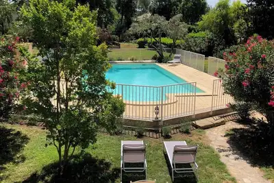 Image de Gite 5\/7 pers refait à neuf avec piscine partagée, au coeur de la Provence