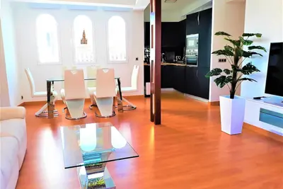 Image de Coeur de Seville (central, free Wifi, A/C, ensoleillé, spacieux, confortable)