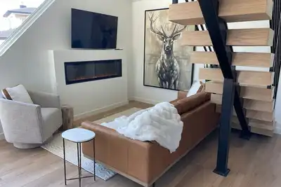 Image de Private Loft Retreat | Hot Tub, Pool & Nature