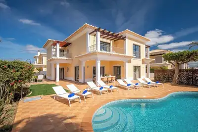 Paradise Beach Villa by Blue Diamond (18)