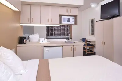 Image de Downtown Stay | 2 Welcoming Rooms w/ Complimentary Breakfast | Free Parking