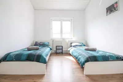 Image de nJoy! Sunny & Spacious - Balcony - WiFi - Parking
