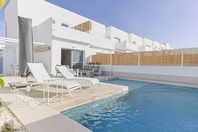 Image de Casa Pinot, une élégante maison de vacances pour 6 personnes avec piscine privée sur la Costa Blanca