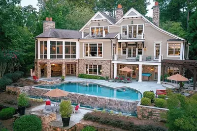 Image de Reynolds Lake Oconee - Masters Week Rental - 6 bed 8 bath house - 9, 300 Sf