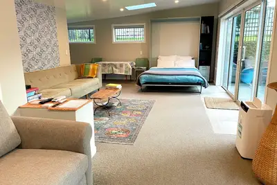 Image de Charming Garden Studio attached to main house