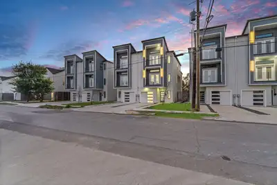 Image de Modern 4br Townhome in Dallas / Arcades / Free WiFi / Free Parking