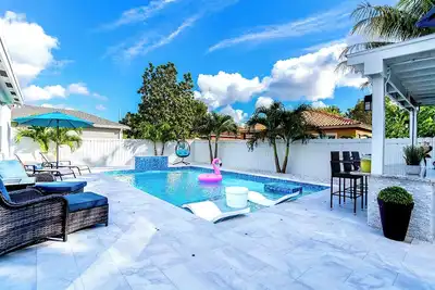Image de Luxe Patio/Heated Pool/Outdoor Kitchen/Games Room/ Everglades/Keys