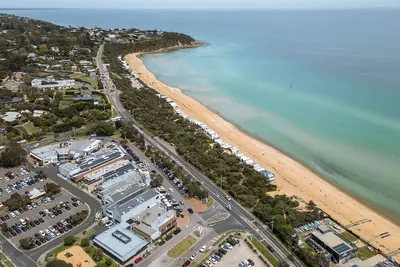 Image de Coastal Calm - Luxe Single Storey Walk to Beach