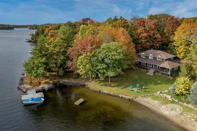 Image de 5 bed 3 bath cottage on Moon River