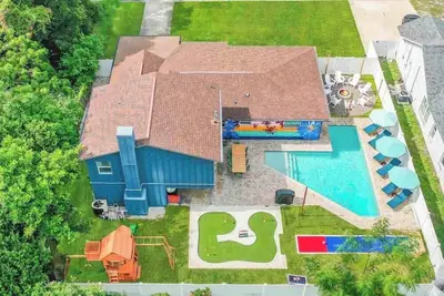 Heated Pool • Fire Pit • Bbq • Mini Golf + Bowling