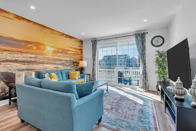 Image de 1/2 Block 2 Beach, Rooftop Balcony, Linens + Towels included.