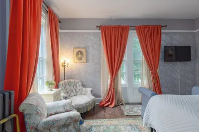 Image de Charming Inn Steps away from Downtown Warwick only an Hour away from Nyc