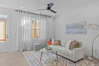 Image de New Built Dreamy Designer's Retreat, Fire Pit, Office Desks
