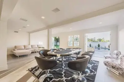 Image de Amazing 6br Villa w/Home Theater, Pool & Basketball