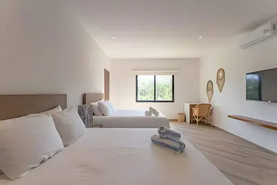 Image de Well-equipped Lock- Off Studio 202 East - B