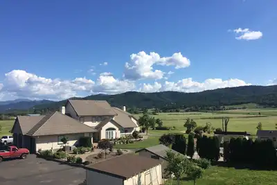 Image de Private Beautiful 57 acre Farm Estate (between Medford and Jacksonville)