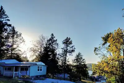 Image de Deck, Hiking, Caves, kayak, Lake access, WiFi, Amphitheater, Haha State Park