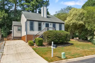 Image de Hilltop Cottage, Midtown Raleigh, Monthly Stays