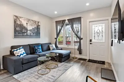 Min to Dt\/Usa - Luxurious House - 4bed-2bath