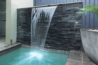 Image de Newtown vibes with pool & parking