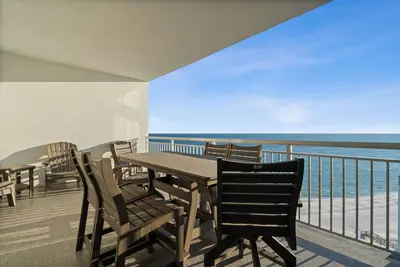 Image de Oceanfront & Resort Amenities | Palacio 1405 | My Beach Getaways