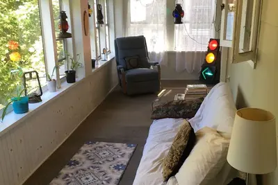 Image de Cozy 1 1/2 bedwaterfront townhome in charming Newport with WiFi, fire pit