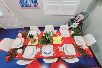 Image de Entire House Near Disneyland. 2 Kitchens -5 bedrooms- 3 bathrooms- sleeps 14