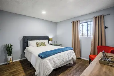 Image de Uptown Located! ! Lovely Home with fireplace & Garden at Kingfisher Housing