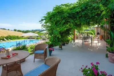 Casa Sant' Elia a villa in the heart of the Marche Region a few miles from the sea