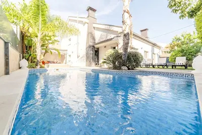 Image de Villa Geranios - villa for 12 with pool, jacuzzi and near to the beach