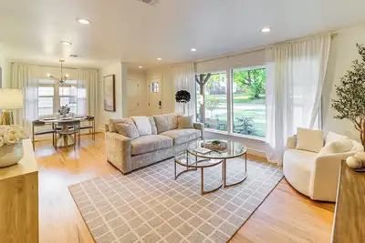 Image de Tulsa Retreat w/ Backyard Oasis & Putting Green!