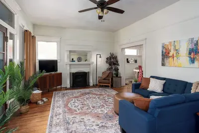 Image de 4br Historic Gem Near Downtown w/ Fire Pit