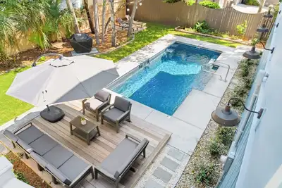 Image de Windward House by AvantStay | Walk to Beach + Restaurants | Saltwater Pool