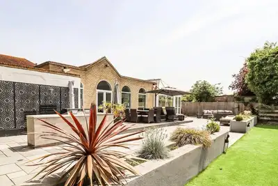 Image de Ultimate Getaway: 6br Oasis - Pool, Garden, & More