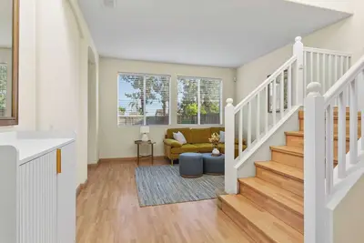 Image de Elysian Haven Estate on Del Amo St G#42084