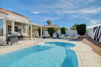 Image de Cozy Modern 3br Desert Style Home - Pool Fun!