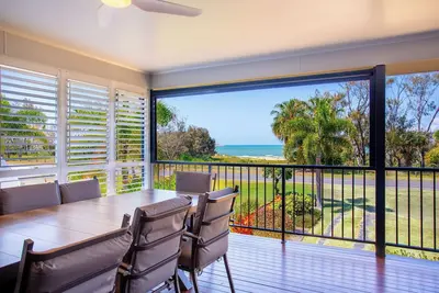Image de Welcome to the Jewel in the Crown at Kinka Beach.