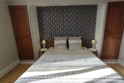 Image de Chambre \"Rose\" dans Maison de Maître avec Parking et Recharge Véhicule - Le Blanc