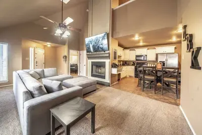 Image de Luxury Living Duplex A - 4br\/3ba - South Lubbock