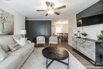 Image de Flagstone Vista - 3br/2ba - Walk to Texas Tech