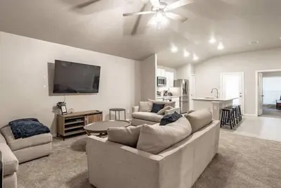 Image de The Sharp Home - 3br/2ba - New Construction Home